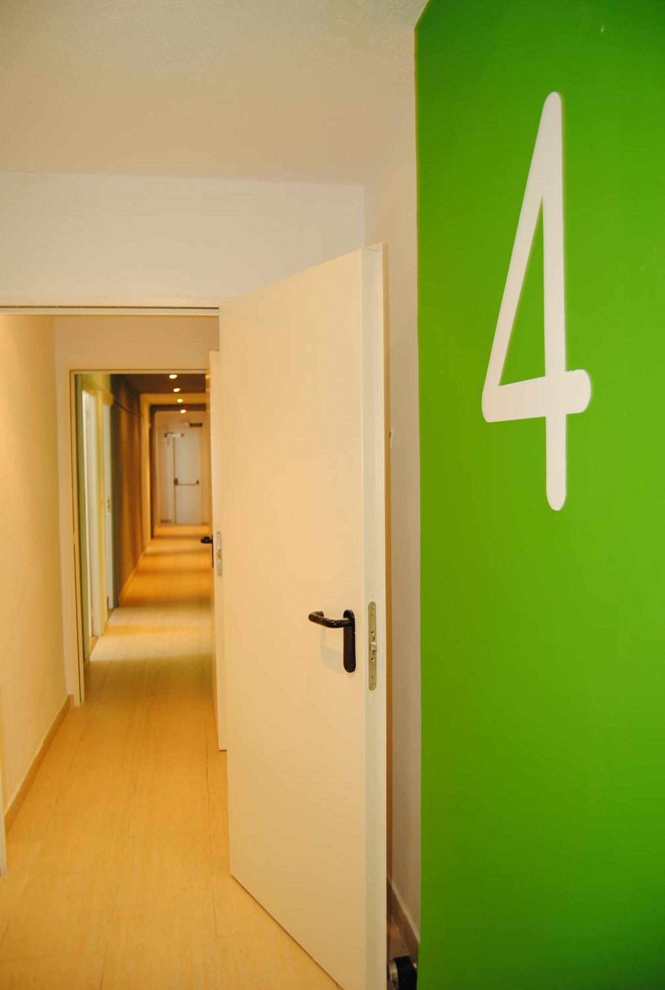 Euromadrid Hostel Eksteriør bilde