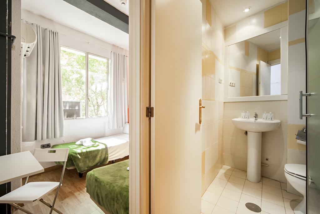 Euromadrid Hostel Eksteriør bilde